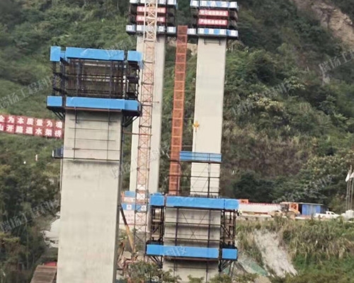 悬臂架模板